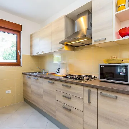 Schoene Nur 500 Meter Bis Zum Mit Kueche, Bad, Klima, Wlan, Terrasse, Grill Holiday home *