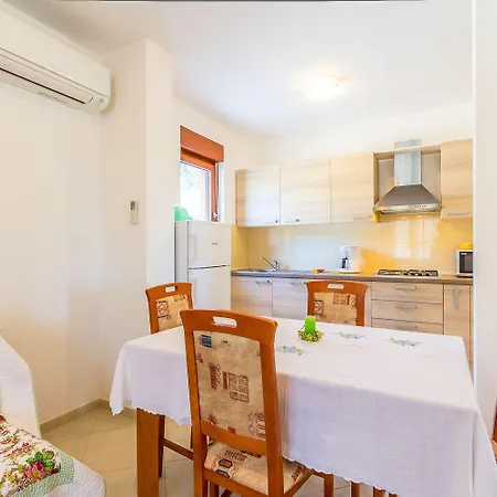 Schoene Nur 500 Meter Bis Zum Mit Kueche, Bad, Klima, Wlan, Terrasse, Grill Holiday home