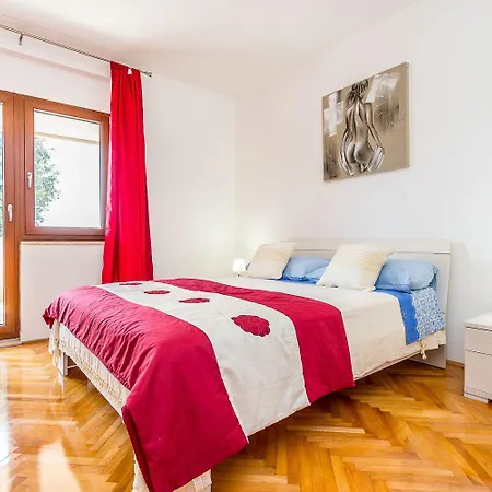 Holiday home Schoene Nur 500 Meter Bis Zum Mit Kueche, Bad, Klima, Wlan, Terrasse, Grill