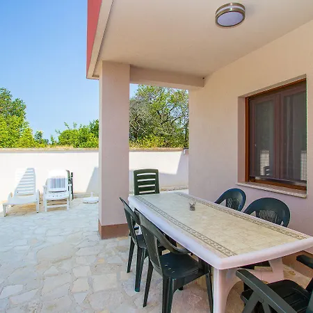 Schoene Nur 500 Meter Bis Zum Mit Kueche, Bad, Klima, Wlan, Terrasse, Grill Holiday home