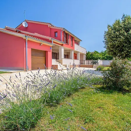 Schoene Nur 500 Meter Bis Zum Mit Kueche, Bad, Klima, Wlan, Terrasse, Grill * Banjole