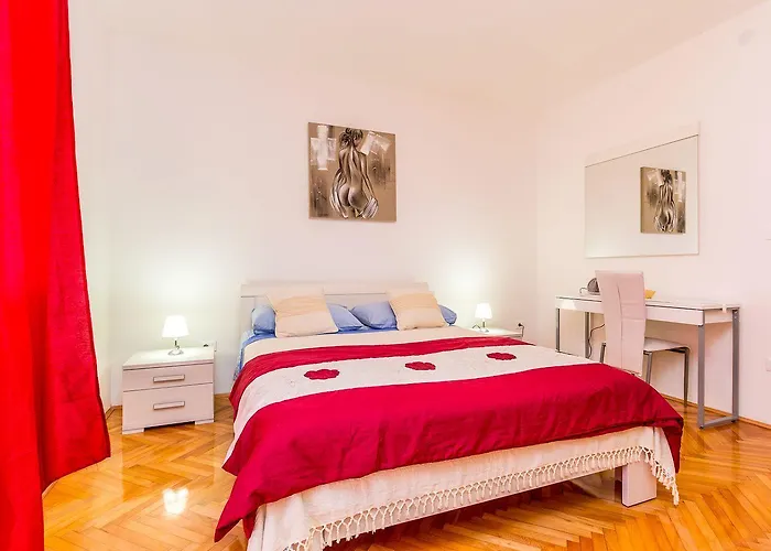 Schoene Nur 500 Meter Bis Zum Mit Kueche, Bad, Klima, Wlan, Terrasse, Grill Dom wakacyjny Banjole