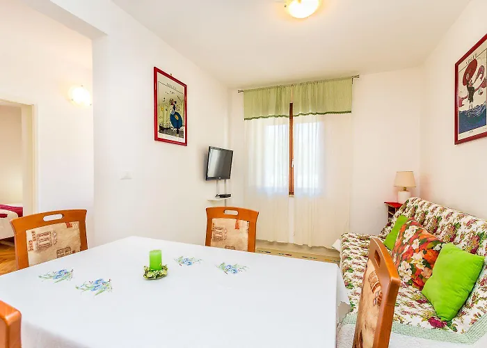 Schoene Nur 500 Meter Bis Zum Mit Kueche, Bad, Klima, Wlan, Terrasse, Grill