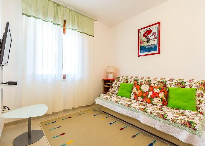 Schoene Nur 500 Meter Bis Zum Mit Kueche, Bad, Klima, Wlan, Terrasse, Grill Dom wakacyjny