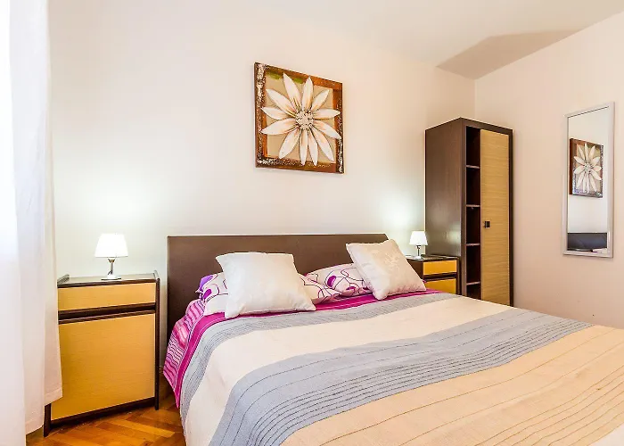 Schoene Nur 500 Meter Bis Zum Mit Kueche, Bad, Klima, Wlan, Terrasse, Grill