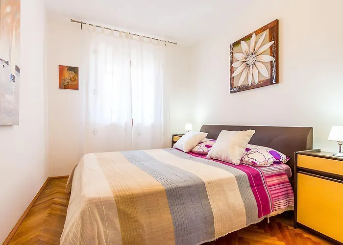 Schoene Nur 500 Meter Bis Zum Mit Kueche, Bad, Klima, Wlan, Terrasse, Grill Dom wakacyjny Banjole